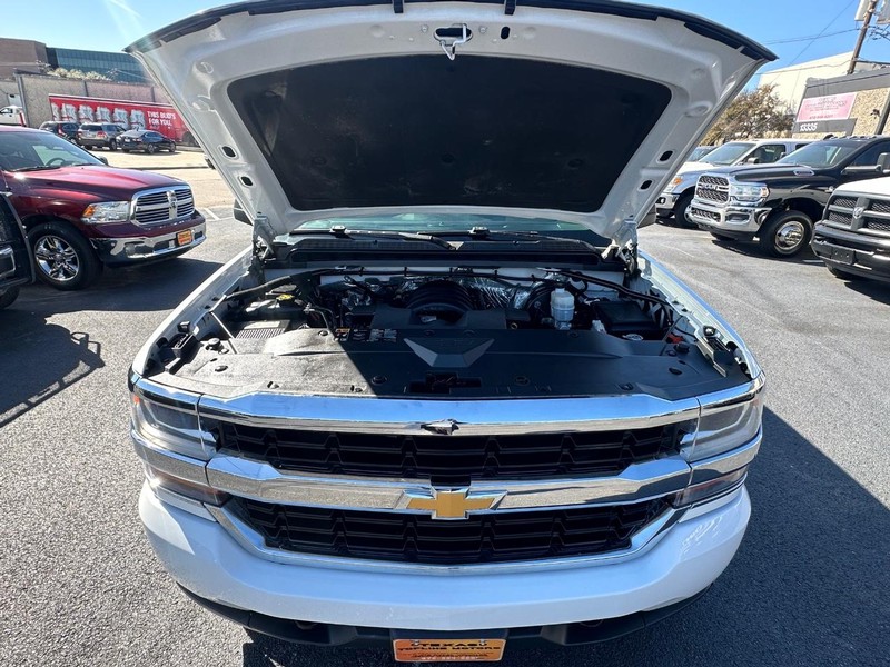 Chevrolet Silverado 1500 Vehicle Full-screen Gallery Image 39