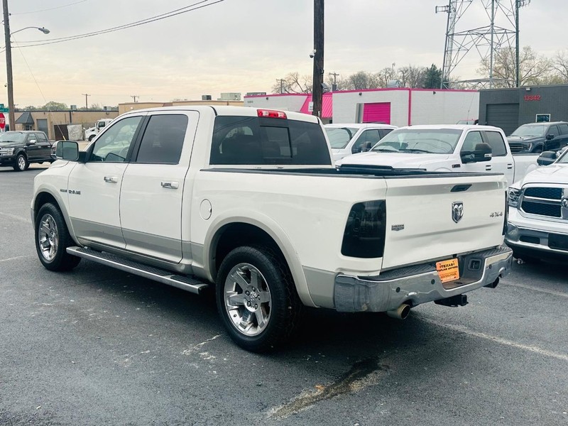 Dodge Ram 1500 Vehicle Full-screen Gallery Image 3
