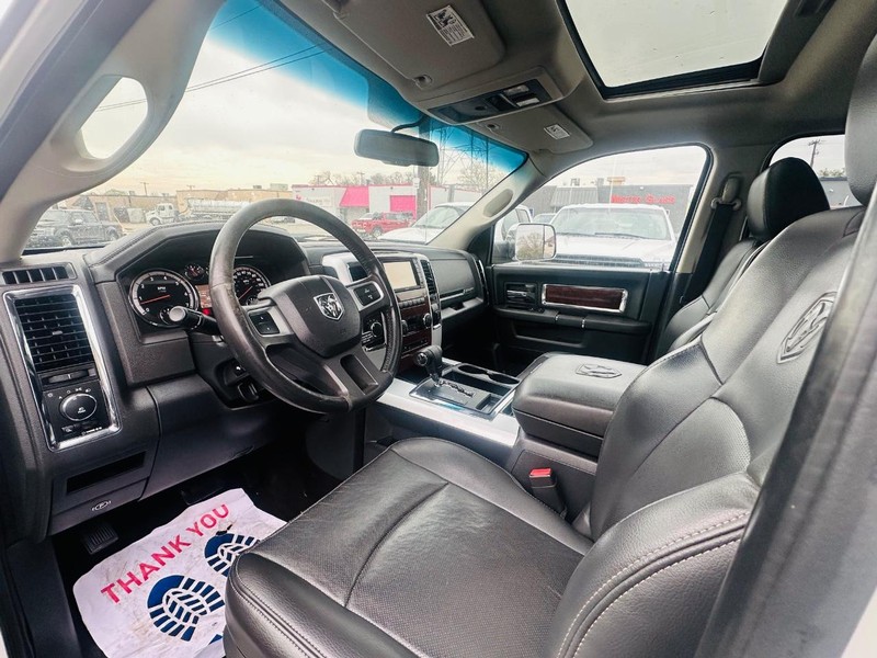 Dodge Ram 1500 Vehicle Full-screen Gallery Image 17