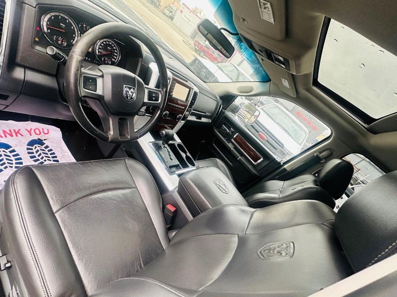 Dodge Ram 1500 Vehicle Full-screen Gallery Image 18