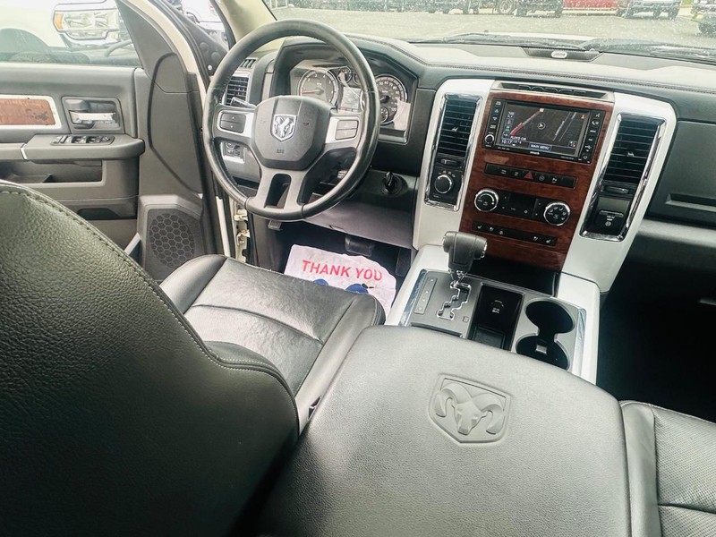 Dodge Ram 1500 Vehicle Full-screen Gallery Image 24