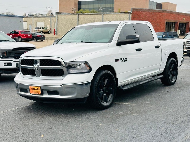 Ram 1500 Classic Vehicle Full-screen Gallery Image 04