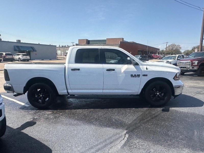 Ram 1500 Classic Vehicle Full-screen Gallery Image 05