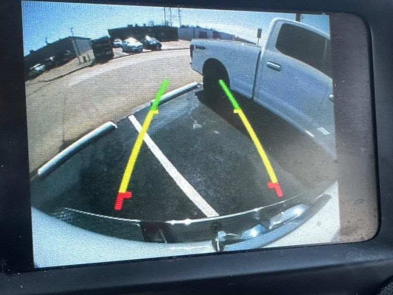 Ram 1500 Classic Vehicle Full-screen Gallery Image 23