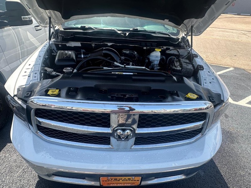 Ram 1500 Classic Vehicle Full-screen Gallery Image 25