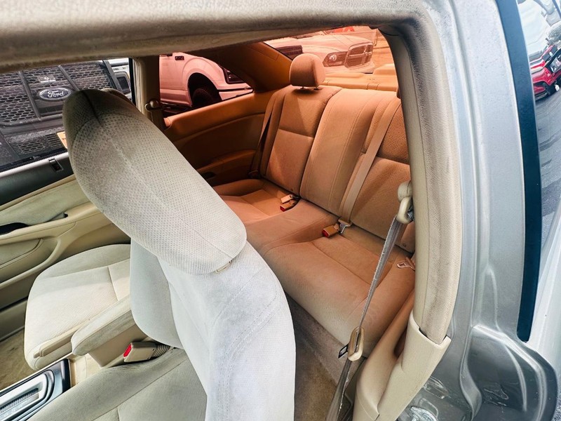 Honda Civic Vehicle Full-screen Gallery Image 17