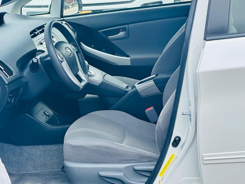 2015 Toyota Prius Three photo