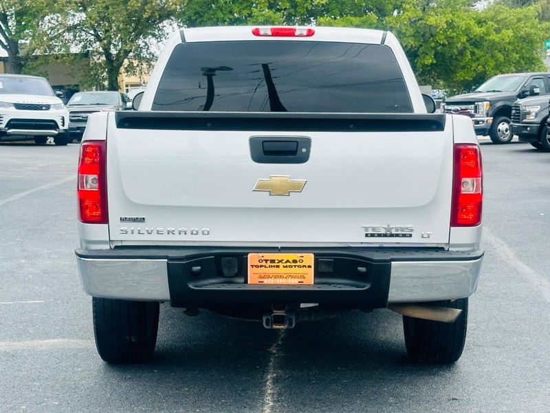 Chevrolet Silverado 1500 Vehicle Full-screen Gallery Image 9