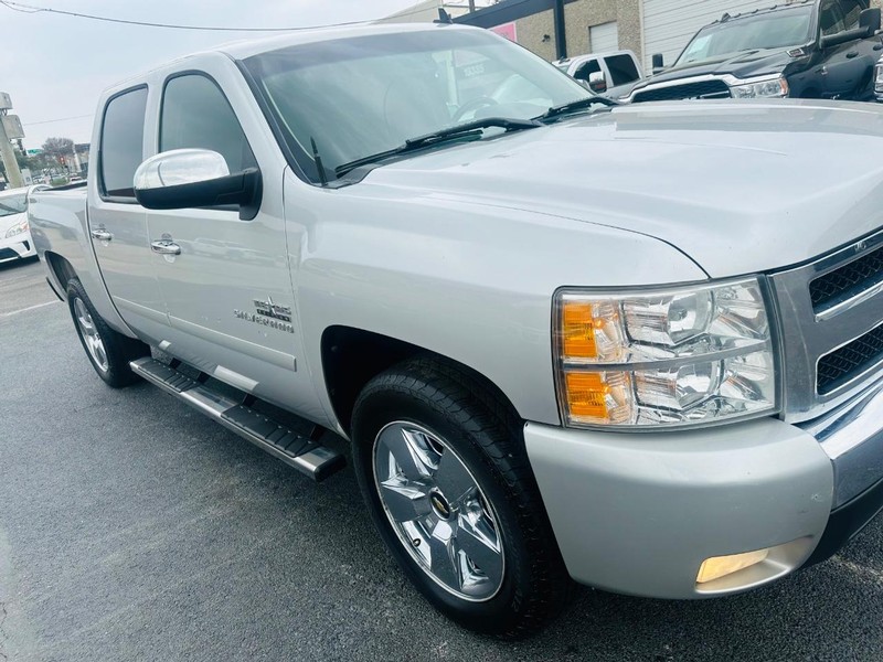 Chevrolet Silverado 1500 Vehicle Full-screen Gallery Image 15