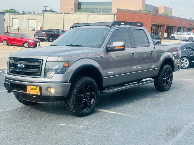 Ford F-150 Vehicle Full-screen Gallery Image 11
