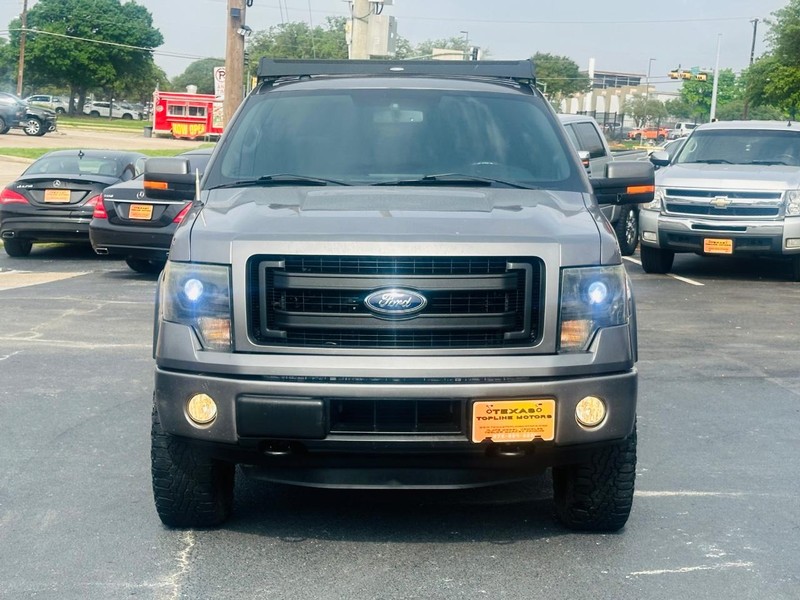 Ford F-150 Vehicle Full-screen Gallery Image 17