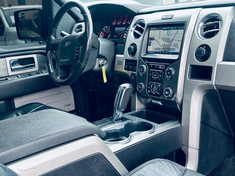 Ford F-150 Vehicle Full-screen Gallery Image 30