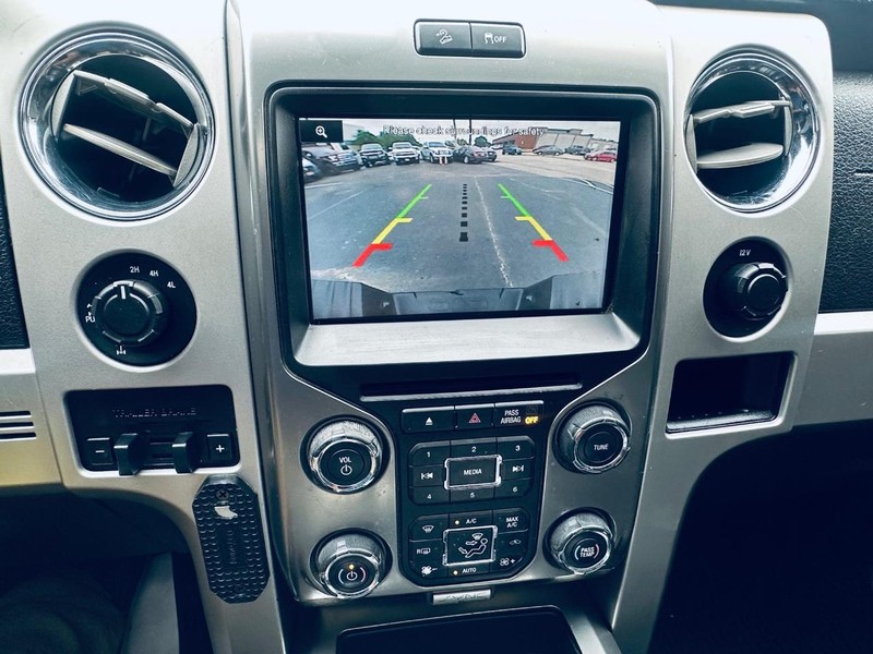 Ford F-150 Vehicle Full-screen Gallery Image 31