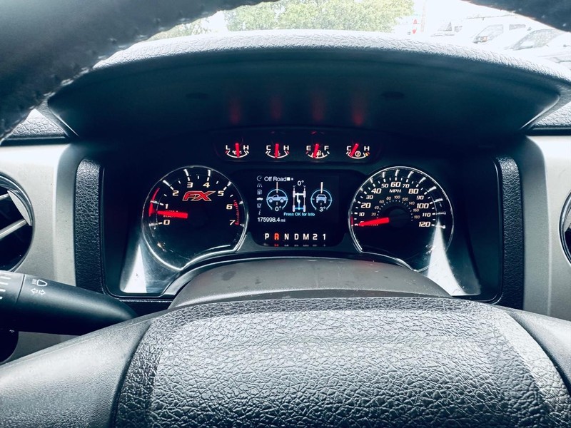 Ford F-150 Vehicle Full-screen Gallery Image 35