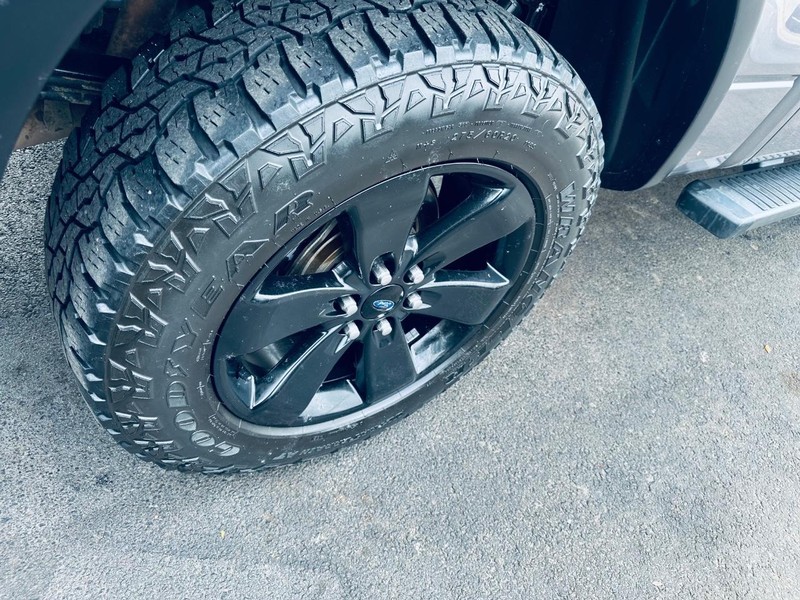 Ford F-150 Vehicle Full-screen Gallery Image 37