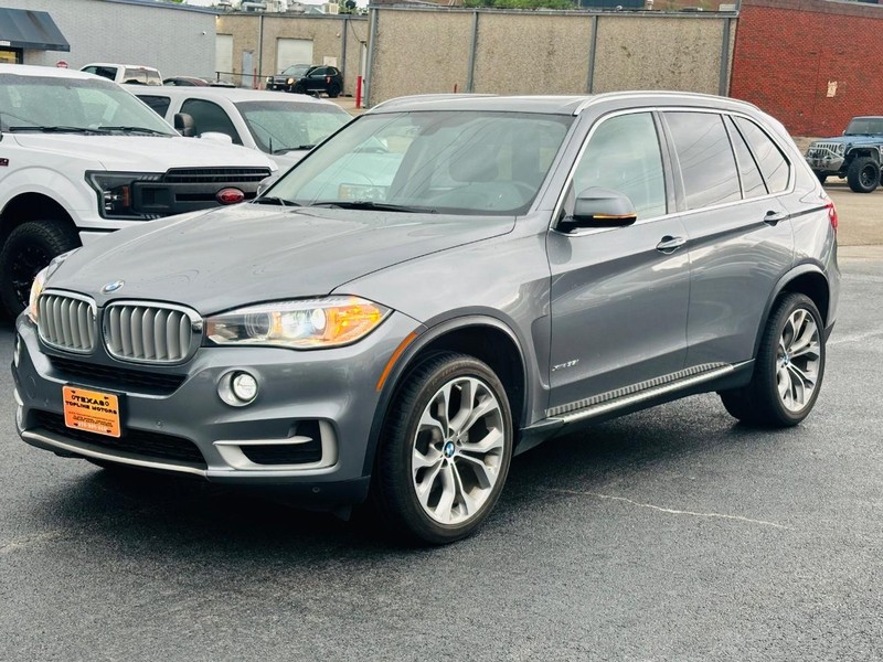 BMW X5 Vehicle Full-screen Gallery Image 3