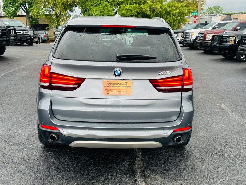 BMW X5 Vehicle Full-screen Gallery Image 5