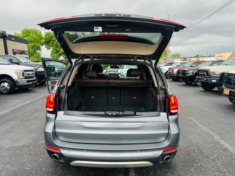 BMW X5 Vehicle Full-screen Gallery Image 9