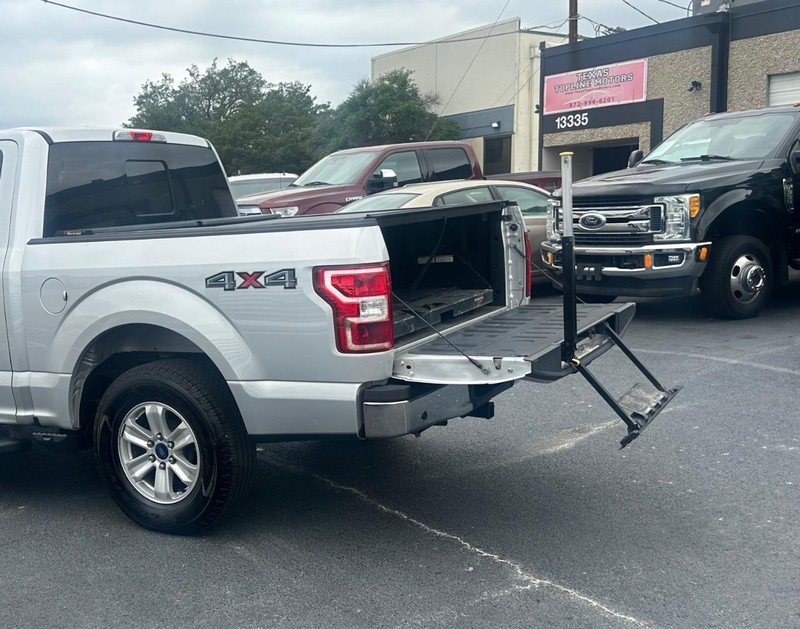 Ford F-150 Vehicle Full-screen Gallery Image 21