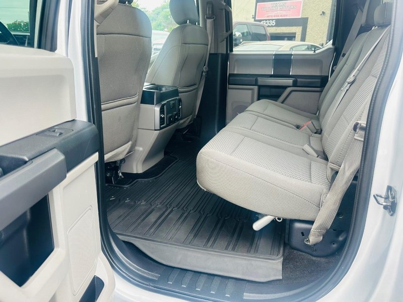 Ford F-150 Vehicle Full-screen Gallery Image 27