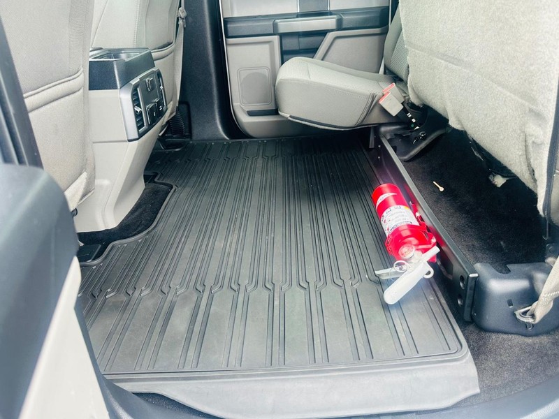 Ford F-150 Vehicle Full-screen Gallery Image 28