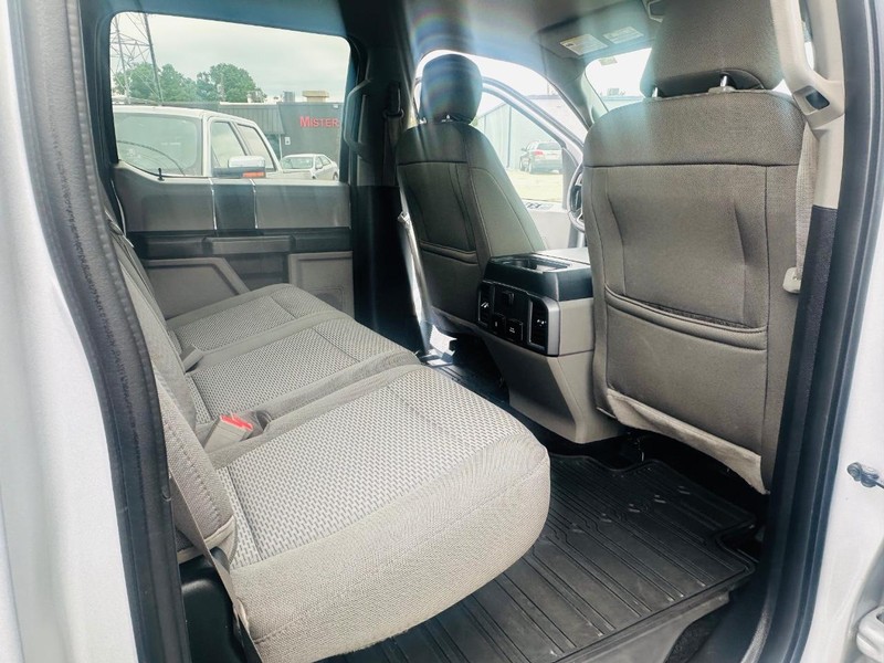 Ford F-150 Vehicle Full-screen Gallery Image 29