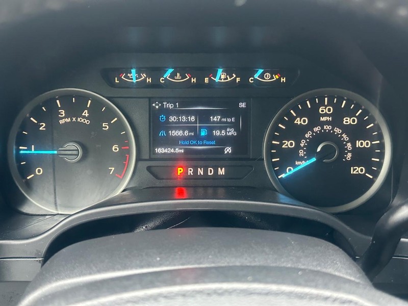 Ford F-150 Vehicle Full-screen Gallery Image 37