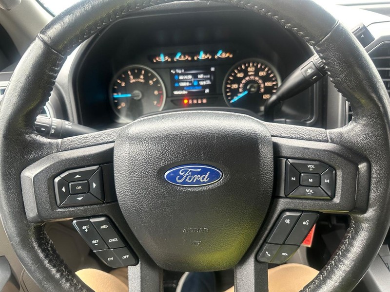 Ford F-150 Vehicle Full-screen Gallery Image 38
