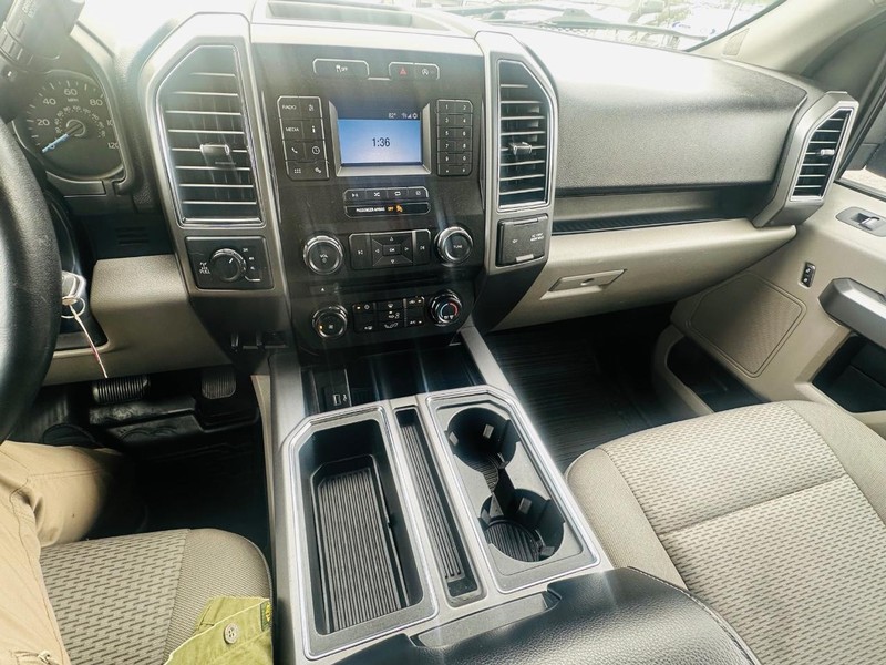 Ford F-150 Vehicle Full-screen Gallery Image 40