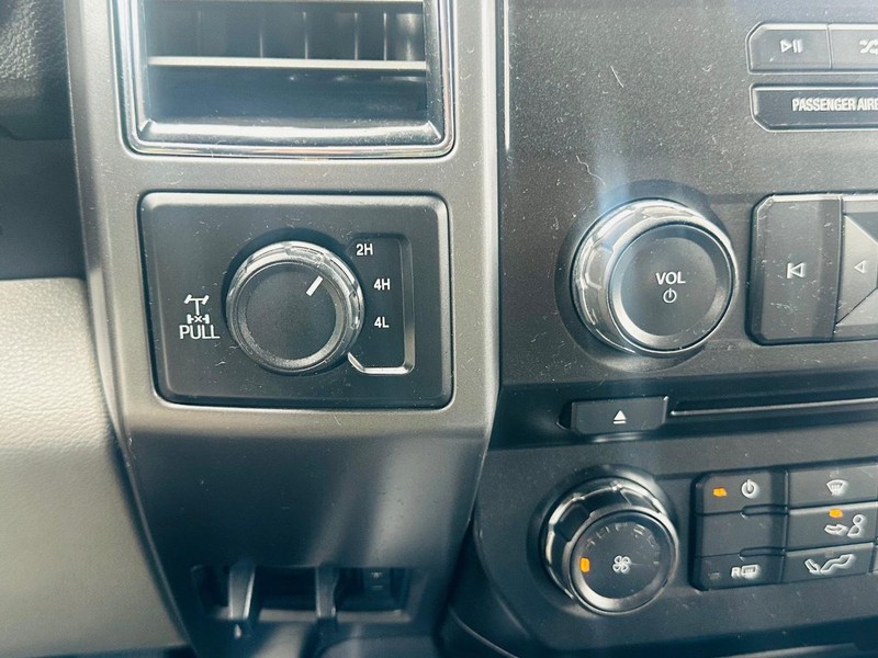 Ford F-150 Vehicle Full-screen Gallery Image 41