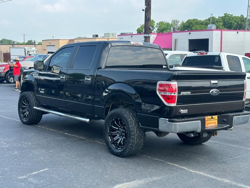 Ford F-150 Vehicle Full-screen Gallery Image 07