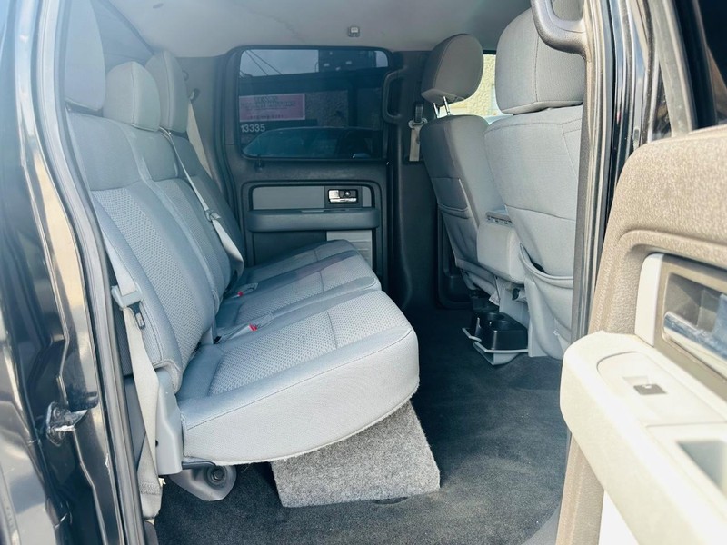 Ford F-150 Vehicle Full-screen Gallery Image 17