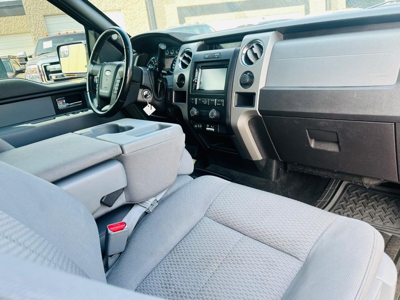 Ford F-150 Vehicle Full-screen Gallery Image 20