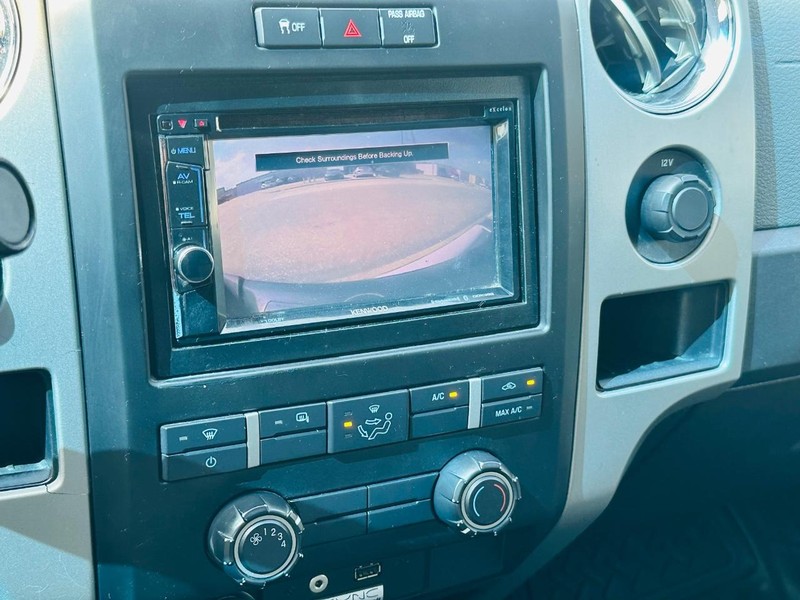 Ford F-150 Vehicle Full-screen Gallery Image 21