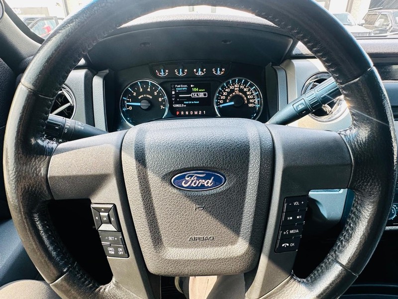 Ford F-150 Vehicle Full-screen Gallery Image 22