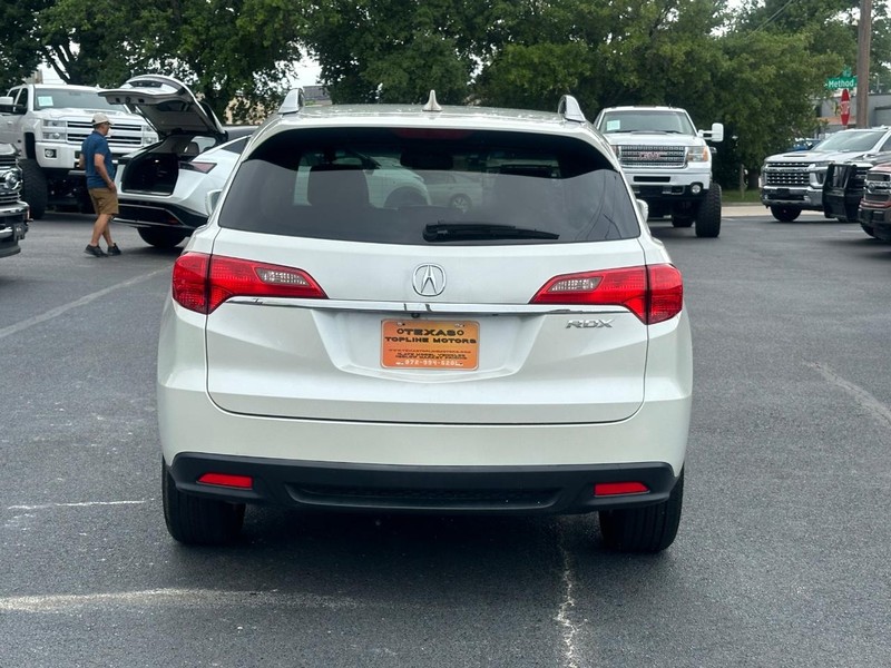 Acura RDX Vehicle Full-screen Gallery Image 5