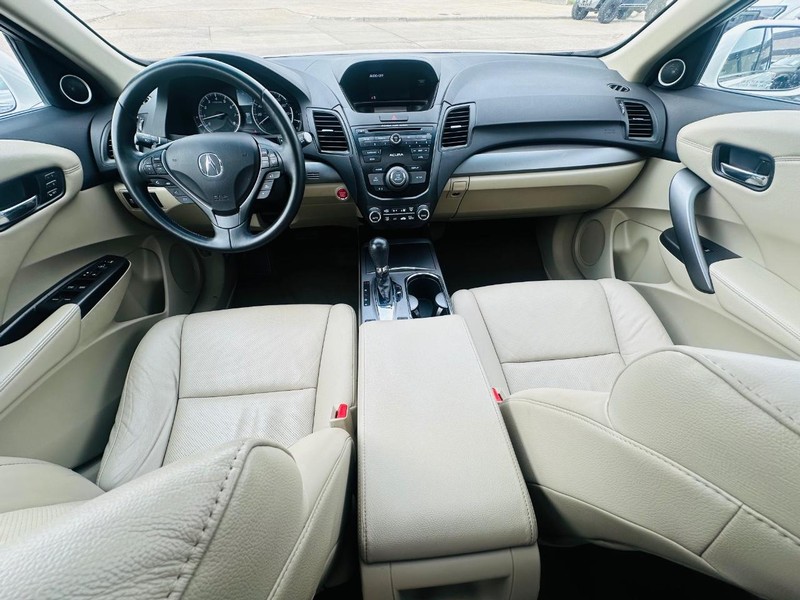 Acura RDX Vehicle Full-screen Gallery Image 25