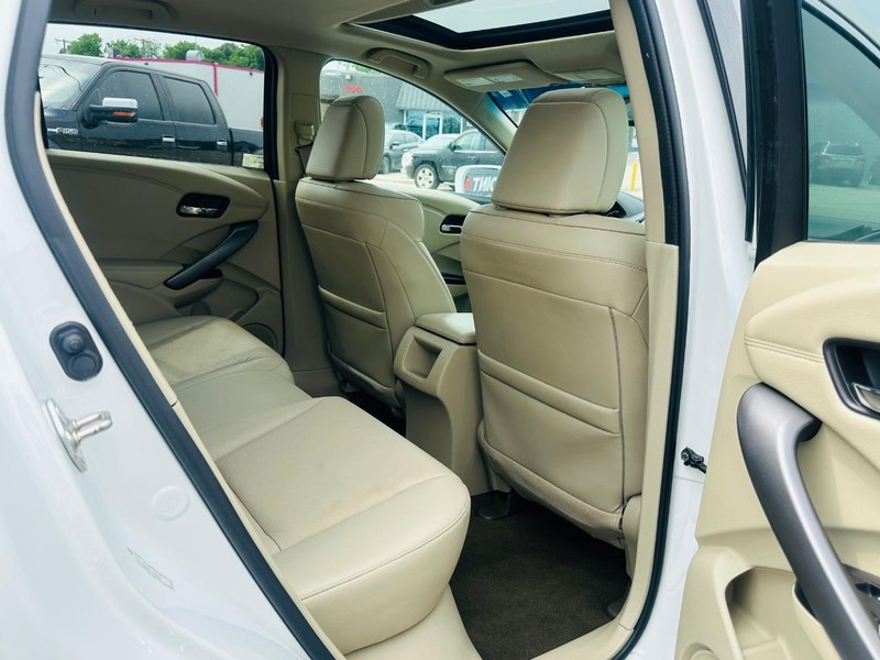 Acura RDX Vehicle Full-screen Gallery Image 27