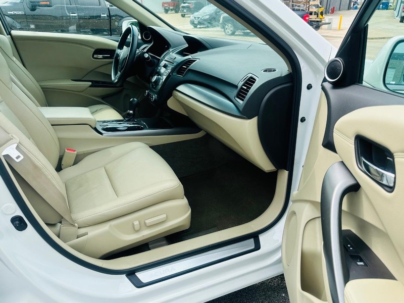 Acura RDX Vehicle Full-screen Gallery Image 31