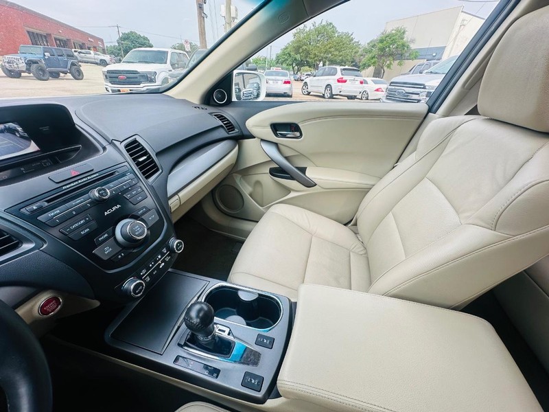 Acura RDX Vehicle Full-screen Gallery Image 33