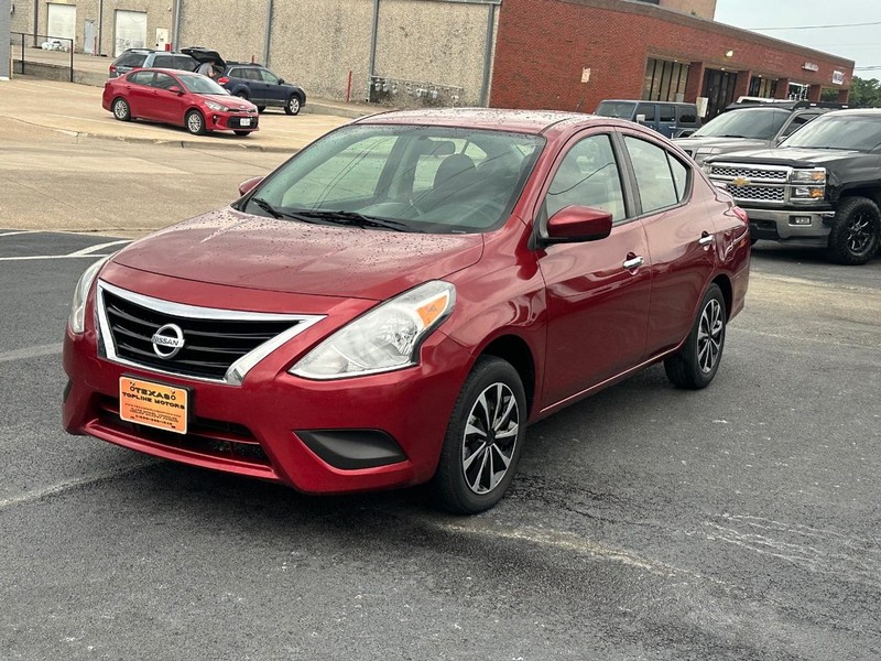 Nissan Versa Sedan Vehicle Full-screen Gallery Image 03
