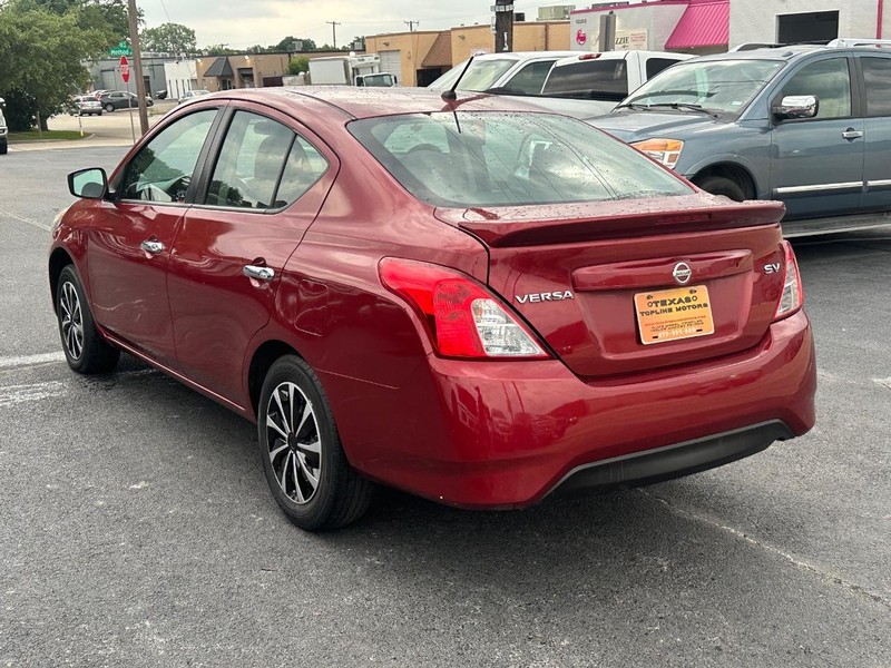 Nissan Versa Sedan Vehicle Full-screen Gallery Image 09