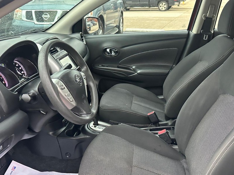 Nissan Versa Sedan Vehicle Full-screen Gallery Image 13