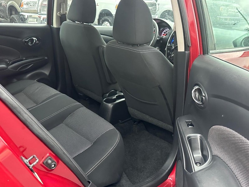Nissan Versa Sedan Vehicle Full-screen Gallery Image 16