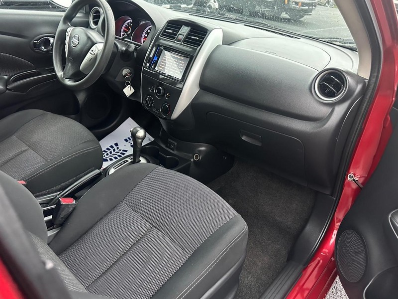 Nissan Versa Sedan Vehicle Full-screen Gallery Image 20