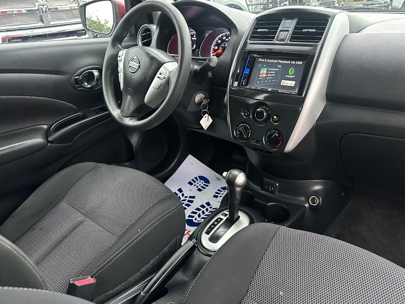 Nissan Versa Sedan Vehicle Full-screen Gallery Image 21