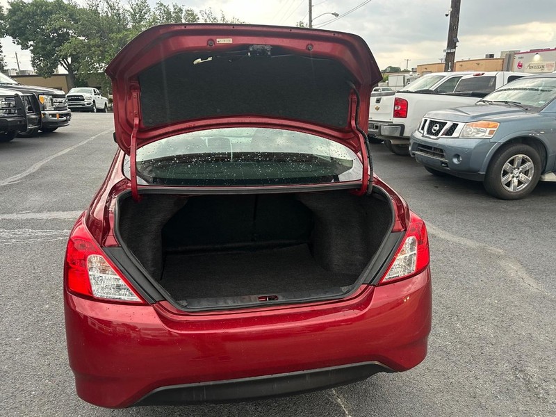 Nissan Versa Sedan Vehicle Full-screen Gallery Image 25