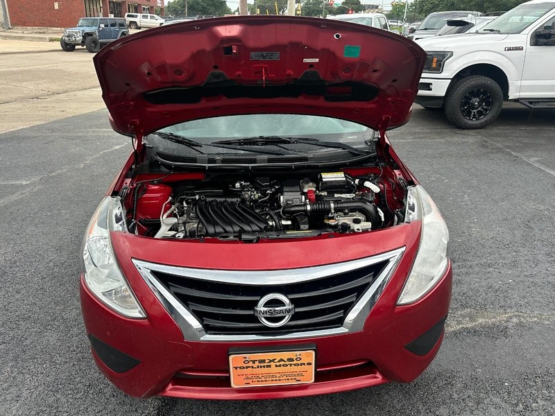 Nissan Versa Sedan Vehicle Full-screen Gallery Image 26