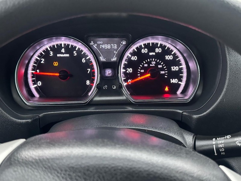 Nissan Versa Sedan Vehicle Full-screen Gallery Image 28