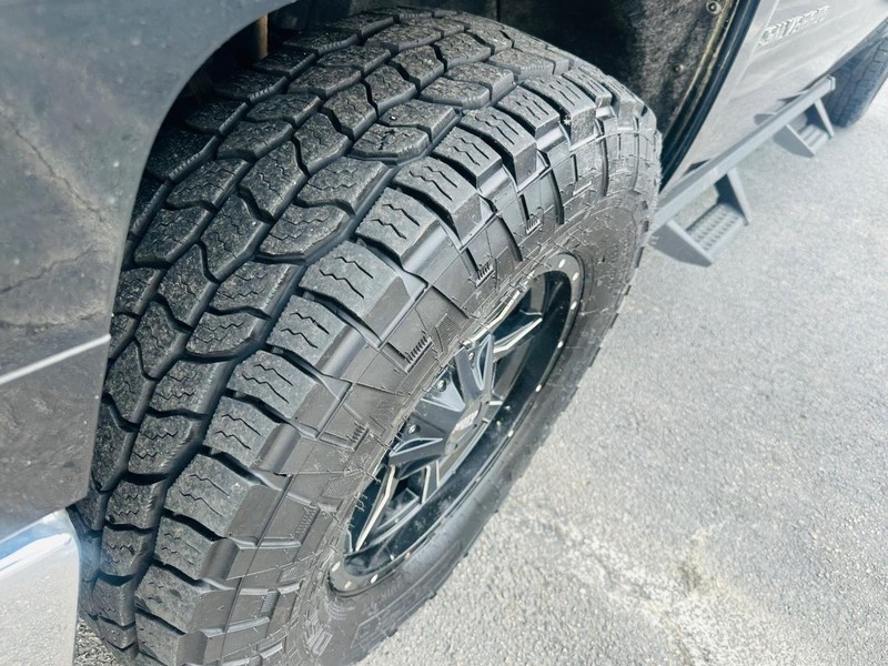 Chevrolet Silverado 1500 Vehicle Full-screen Gallery Image 22